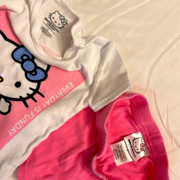 Hello Kitty PJ Set - Picture 4 of 5